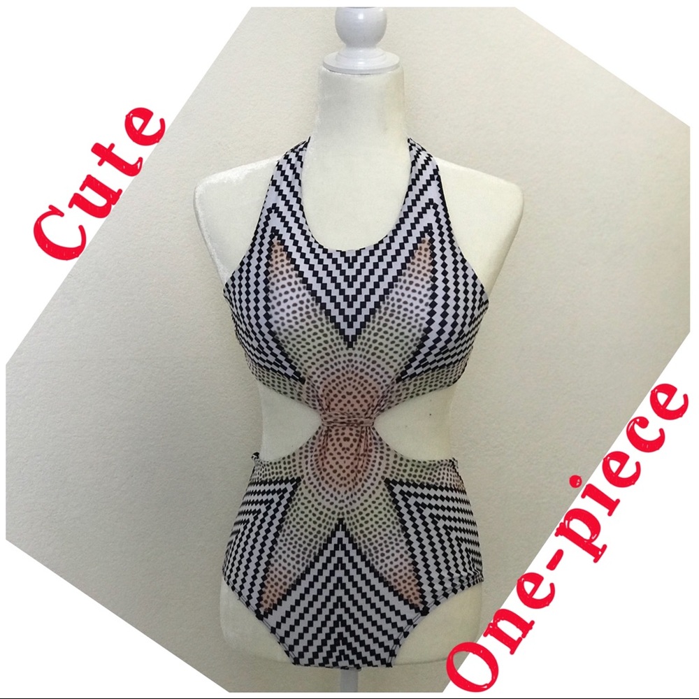 Cute and Trendy Monokini 👙